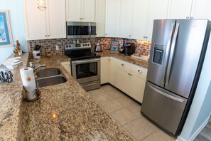 冰箱、微波炉、烤箱、炉灶