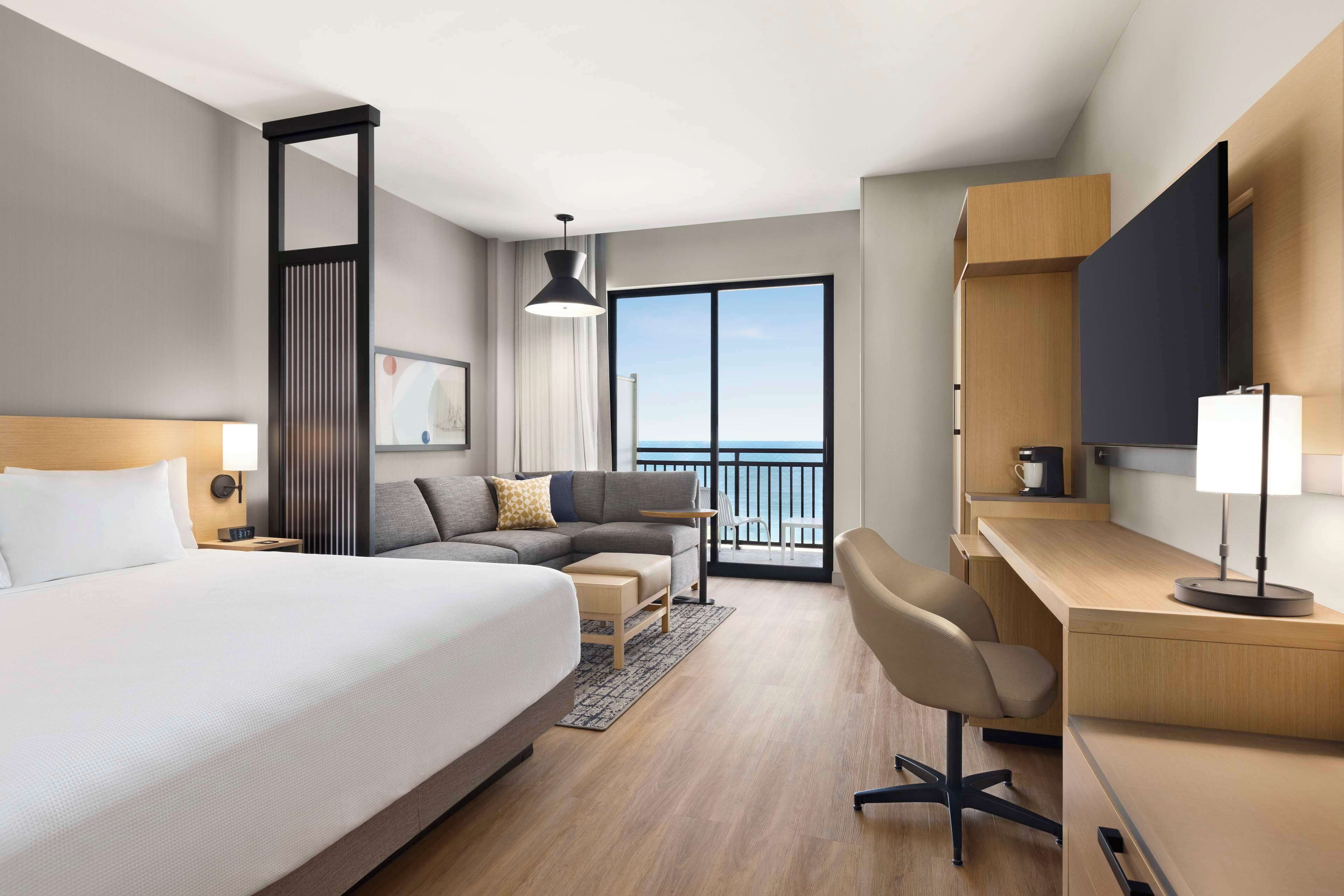 Hypo-allergenic bedding, in-room safe, desk, laptop workspace