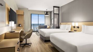 1 間睡房、防敏寢具、房內夾萬、書桌