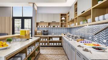 包每日自助早餐