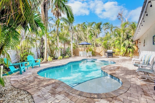 Colorful Beach Cottage with Heated Pool and Walk to Sand!