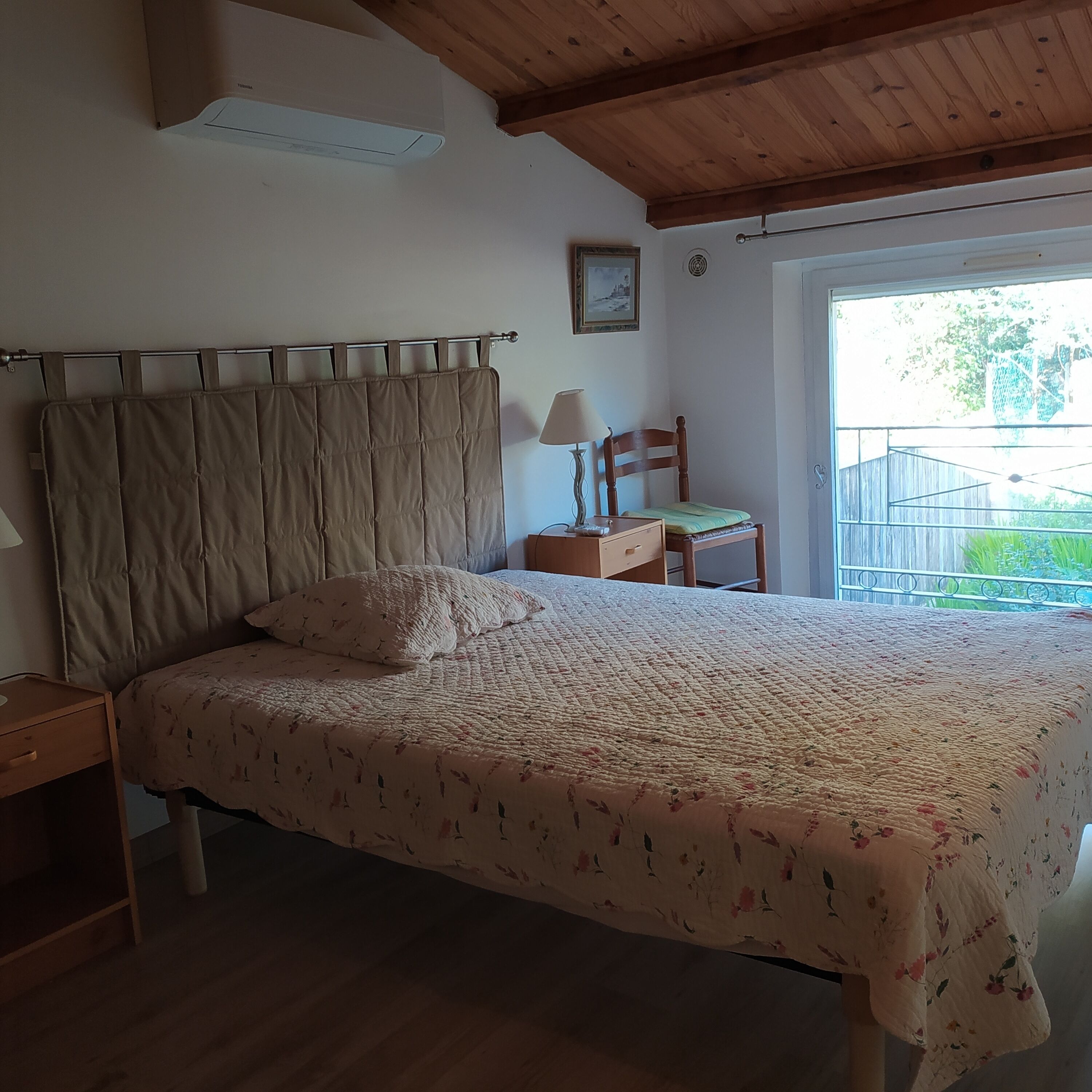 two-room apartment in Fréjus, 5 km from the beaches, private swimming pool, calm assured