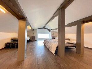 4 عدّة غرف نوم ومكواة/لوح كي وواي فاي مجانًا وملاءات أسرّة