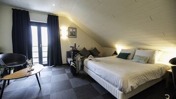 Premium bedding, minibar, laptop workspace, soundproofing