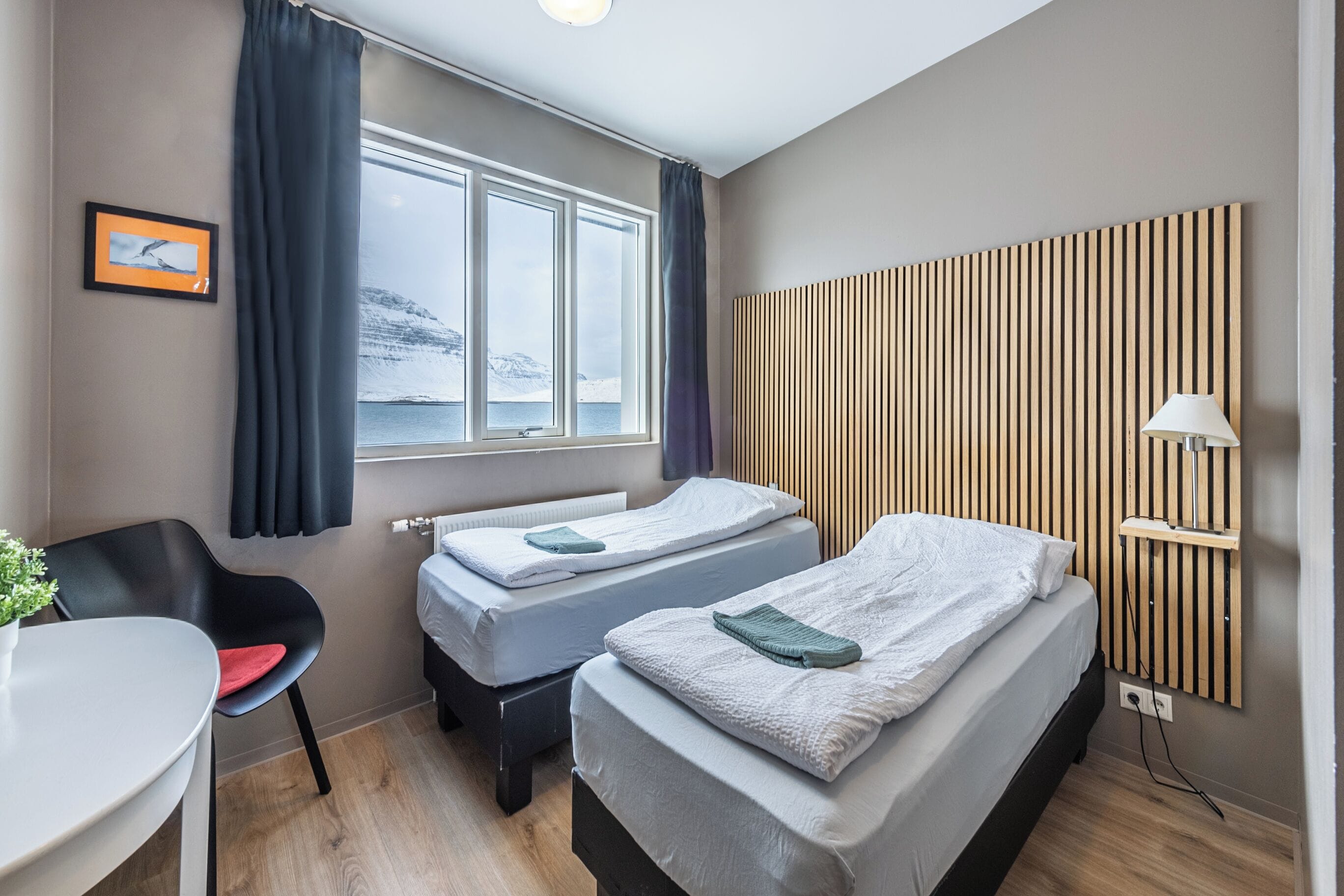 Free WiFi, bed sheets