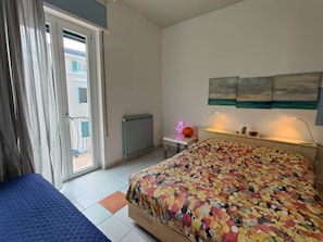1 bedroom, iron/ironing board, free WiFi, bed sheets - At the Market, quiet one-bedroom apartment (Viareggio)