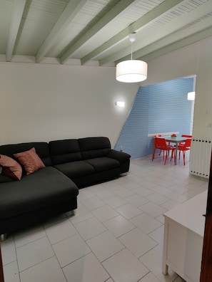 Smart TV - At the Market, quiet one-bedroom apartment (Viareggio)