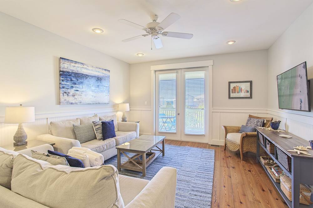 Grand Isle 302 - Community Pool, Private Beach Access, 30A, Near Seaside!
