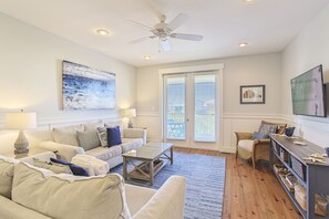 TV - Grand Isle 302 - Community Pool, Private Beach Access, 30A, Near Seaside! (Seagrove Beach)