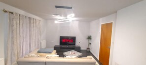 2 bedrooms, iron/ironing board, free WiFi, bed sheets - Entired Apartment Near Manchester City Centre, M15 (Manchester)