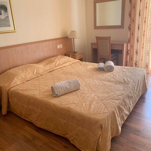 Single Room | Free WiFi, bed sheets