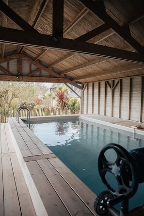 Piscina all'aperto, una piscina riscaldata