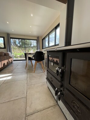 Dining - Stone farmhouse for 10 people with heated swimming pool (Trélévern)