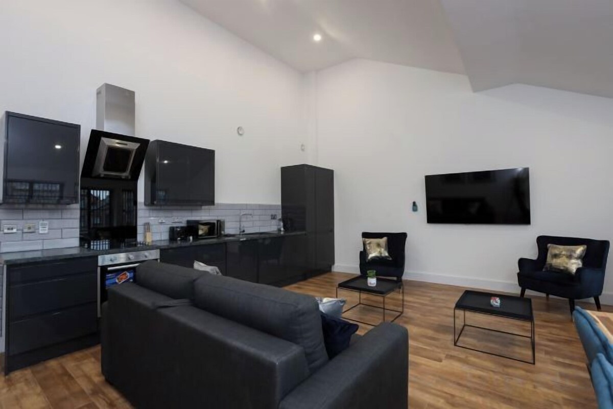 Living area | 80-inch Smart TV with digital channels, TV, Netflix