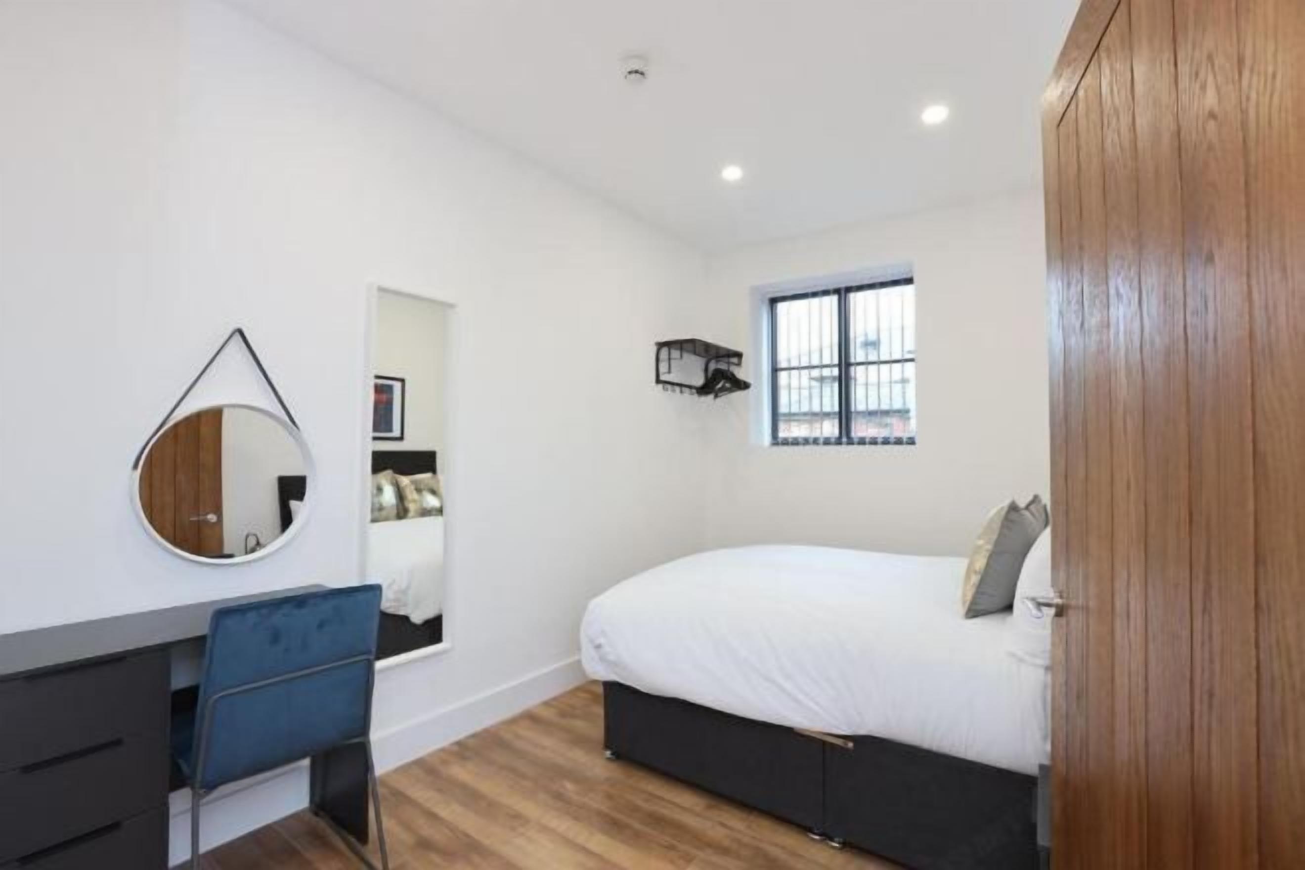 Fer et planche à repasser, Wi-Fi gratuit, draps fournis