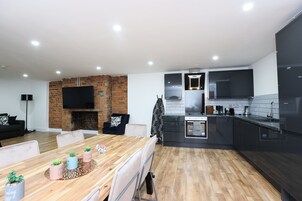 City Apartment, 2 Bedrooms