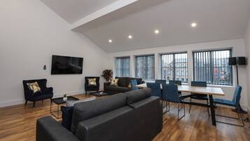 Kaupunkihuoneisto, 3 makuuhuonetta | Oleskelualue | Älytelevisio, Netflix, suoratoistopalvelut