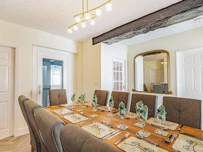 Dining - 5 bedroom accommodation in Skegness (Skegness)