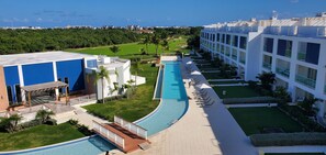 Exterior - If you want to be close to Hard Rock, Coco Bongo and much more, this is your place! (Punta Cana)