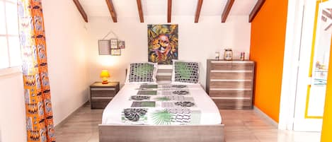 Appartement familial, 2 chambres, terrasse, cÎté jardin | 2 chambres, literie hypoallergénique, décor unique, ameublement unique