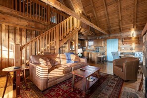 Fernseher, Kamin, Arbeitsbereiche