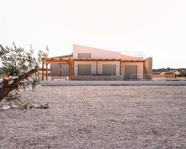 Exterior - Stylish 2-bed Private Villa Vrachos with Pool 2 min from beach! (Rhodes)