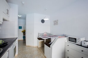 Microwave, oven
