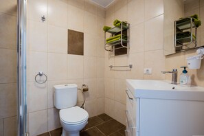 Shower, hair dryer, towels - Great location!1 bedroom Costa adeje very central (Costa Adeje)