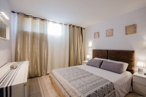 2 bedrooms, free WiFi - Great location!1 bedroom Costa adeje very central (Costa Adeje)