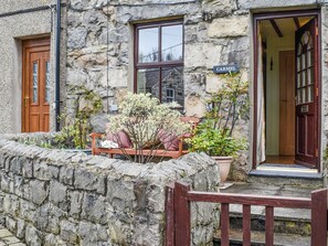 Exterior detail - 2 bedroom accommodation in Trefor (Trefor)