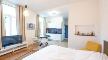 1 habitación, tabla de planchar con plancha y wifi