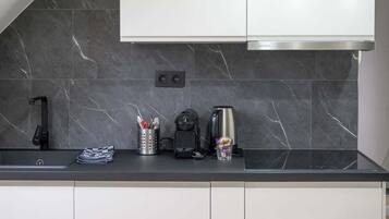 Cookware/dishes/utensils