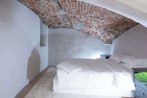 1 bedroom, iron/ironing board, travel cot, WiFi