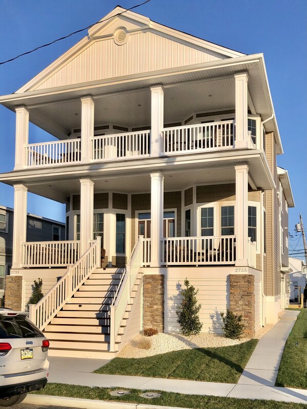Exterior - Beautiful Newer Construction 5 BR 3.5 bath (Ocean City)