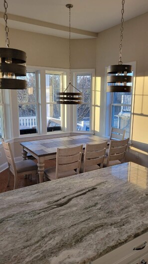 Dining - Beautiful Newer Construction 5 BR 3.5 bath (Ocean City)