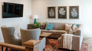 House, 4 Bedrooms | Living room - Desert Sky by Freedom Vacation Rentals (Washington)