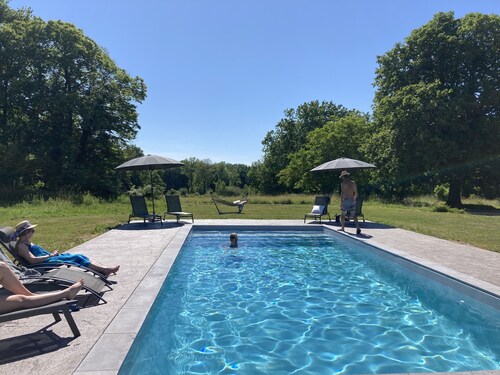 Romantic 1 bedroom loft apartment with pool, 5 min to Monpazier