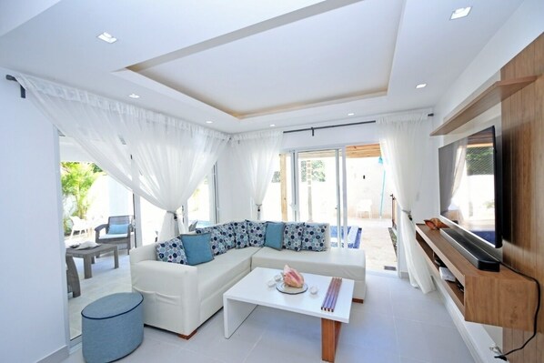 TV - Sosua Luxury Villa, 8 Bedrooms (Sosua)