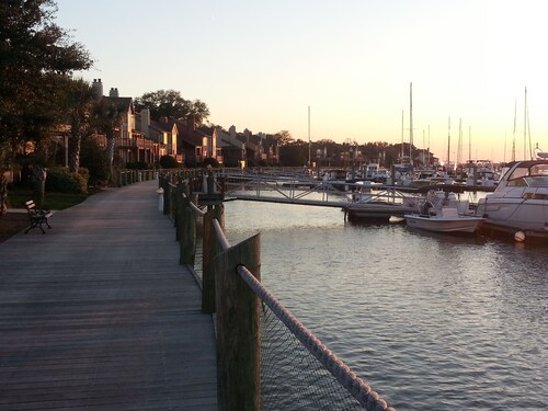 3 bed/3 bath Inlet Cove cottage, ON KIAWAH! community pool, short walk to beach