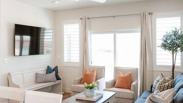 Townhome, 3 Bedrooms | Living room