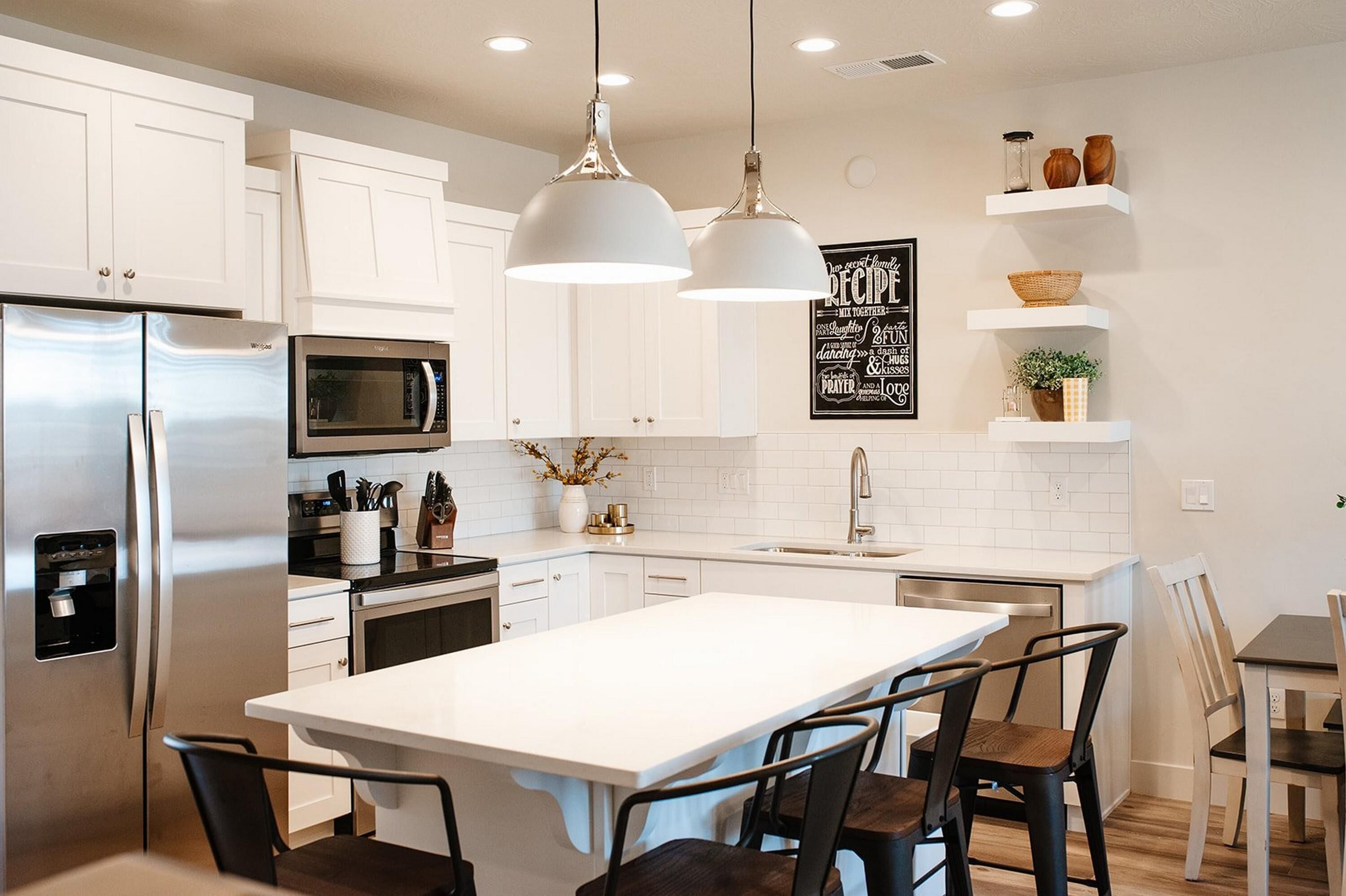 Townhome, 4 Bedrooms | Private kitchen