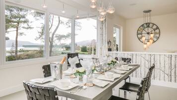 Cottage | Private kitchen | Fridge, dishwasher, electric kettle, toaster