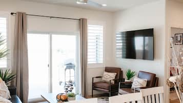 Townhome, 3 Bedrooms | Living room