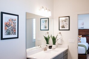 Townhome, 3 Bedrooms | Bathroom | Towels - Color Country by Freedom Vacation Rentals (Washington)