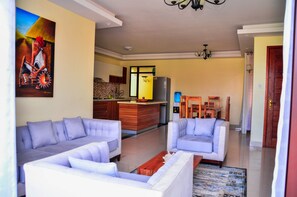 Luxury Apartment | Living area - CherryWood Apartments (Nairobi)