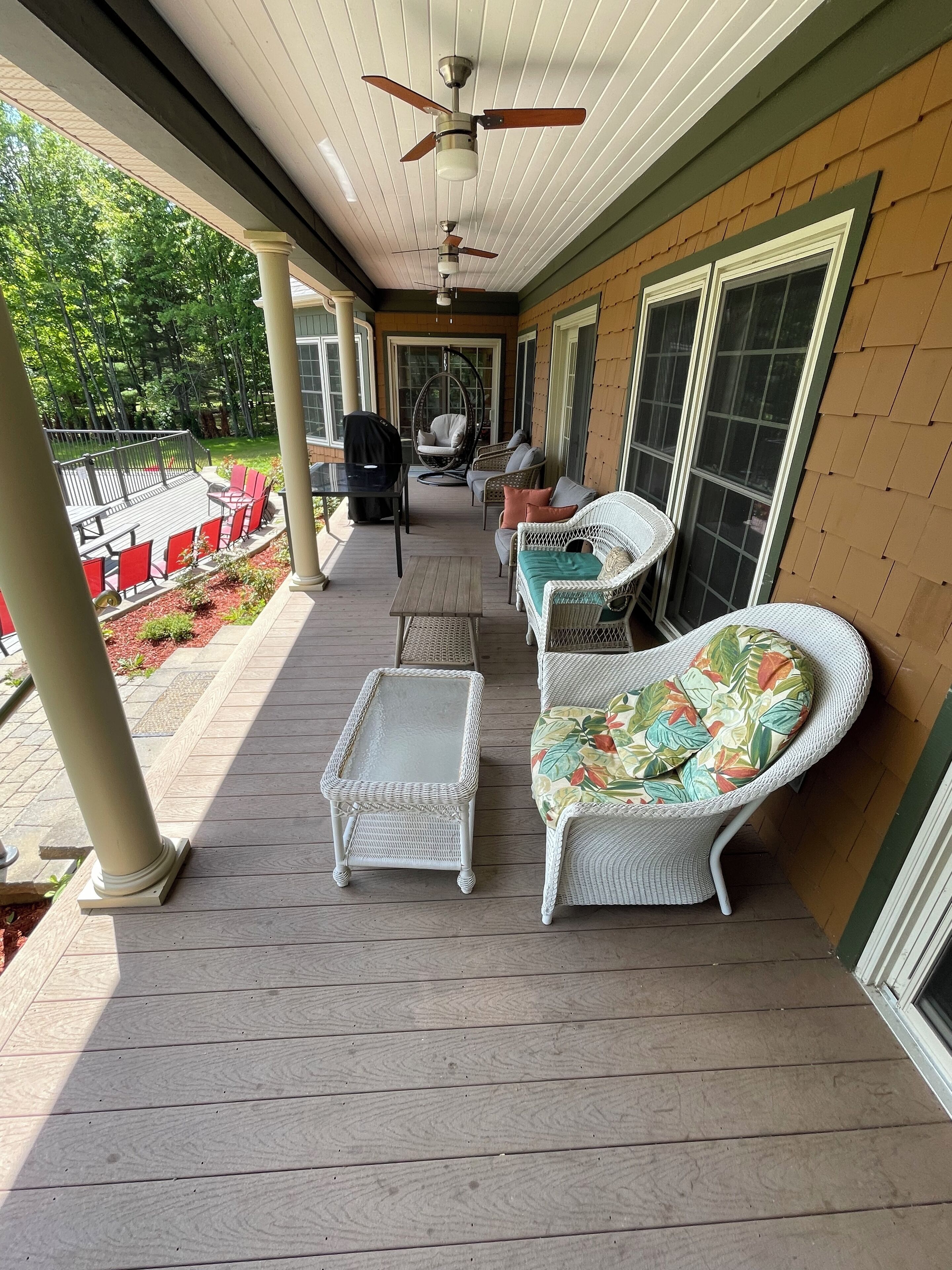 Cozy cottage home close to nature includes game room, fitness equip, & Hot Tub.