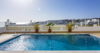 Clube do Monaco Stunning Beachfront Apartment Overlooking Town