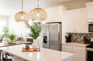 Townhome, 3 Bedrooms | Private kitchen - Happy Hawaiian by Freedom Vacation Rentals (Washington)