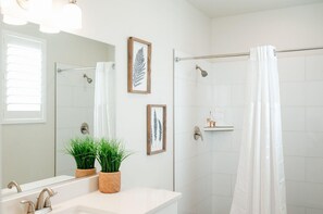 Townhome, 3 Bedrooms | Bathroom | Towels - Happy Hawaiian by Freedom Vacation Rentals (Washington)