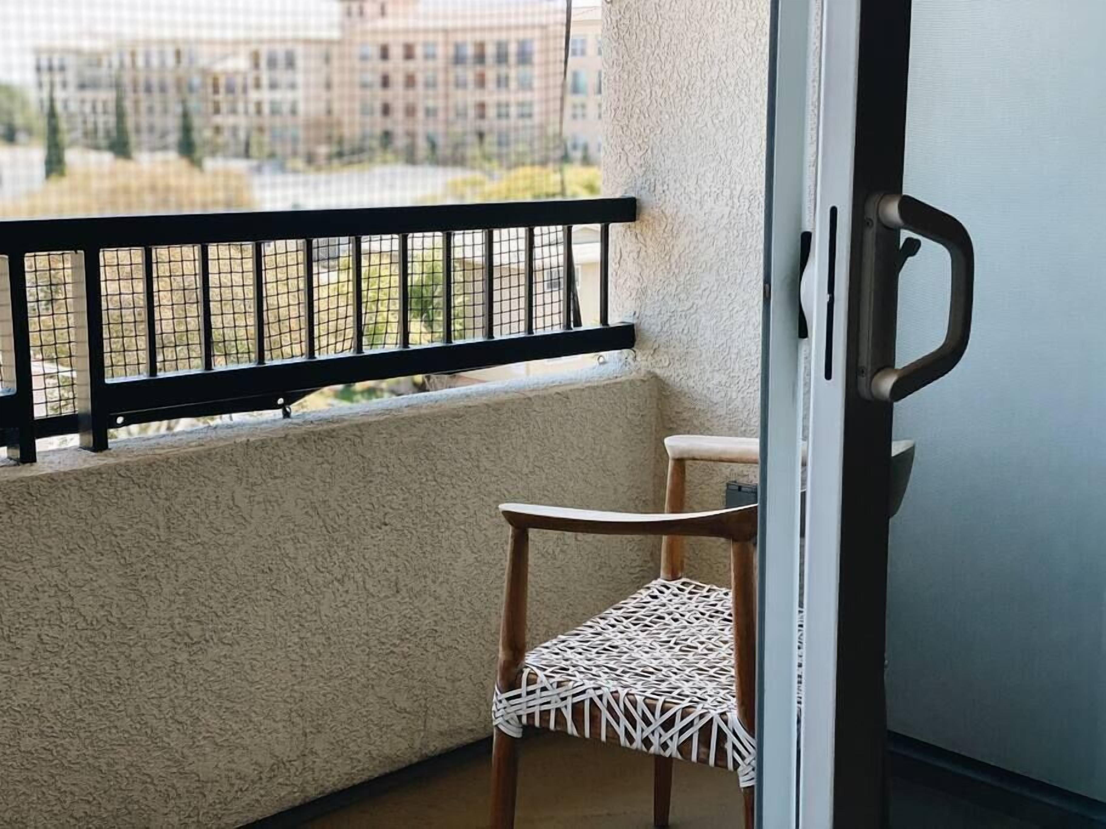 Stylish w/Balcony Ace location,  Self Check-in